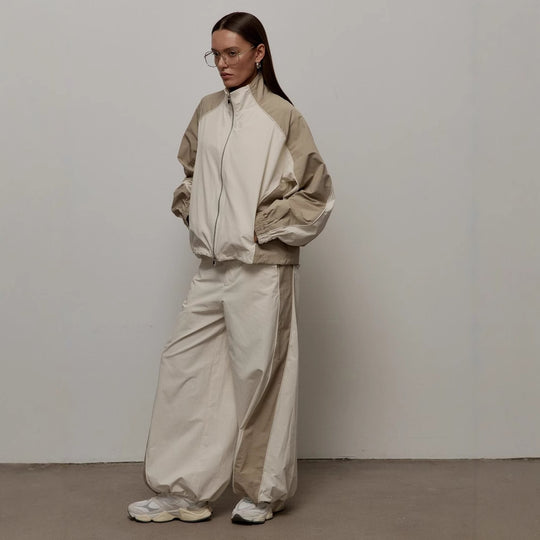 Damen Sportjacke mit hoch stehendem Kragen und kontrastierenden Ärmeln R&B
