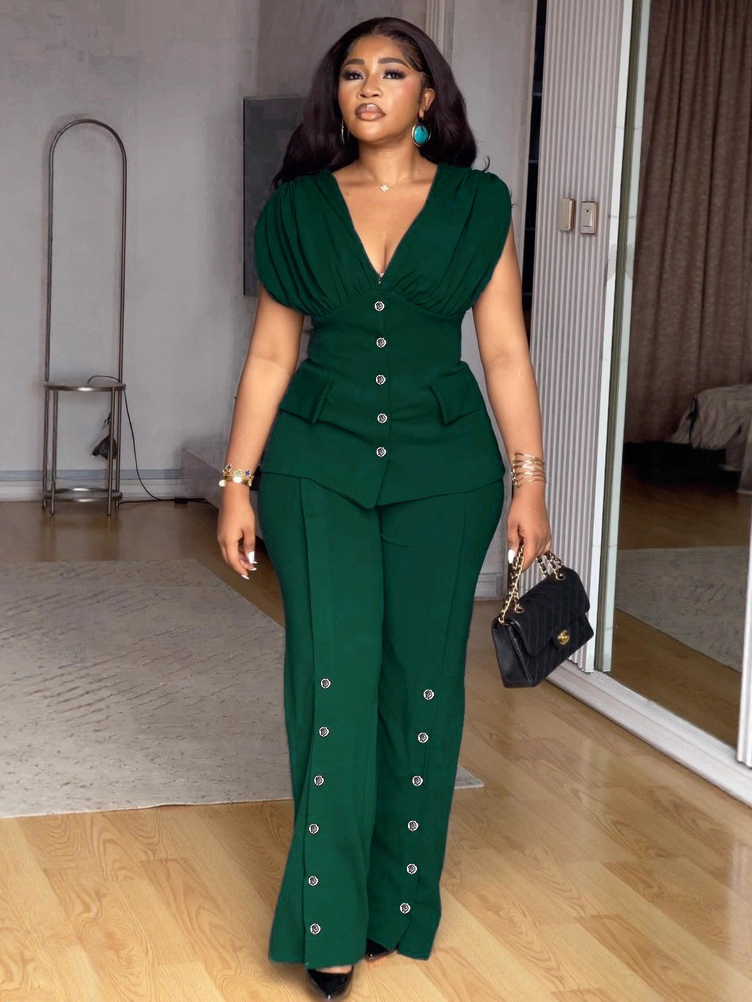 Damen Elegantes Jumpsuit mit drapiertem Oberteil und dekorativen Knöpfen R&B