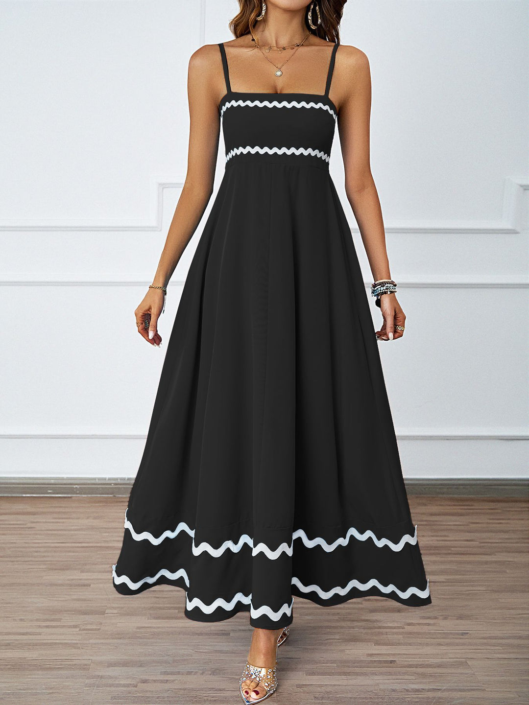 Damen Maxikleid mit schmalen Trägern und verspieltem Wellenmuster R&B