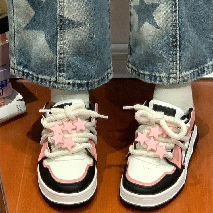 Damen Sportliche Sneaker mit verspieltem Sternenmotiv R&B