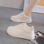 Damen Plateau Sneakers mit elegantem Design und komfortabler Sohlenkonstruktion R&B