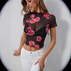 Damen nan tailliertes Netz-Crop-Top mit Rosenprint, Stehkragen und welligem Saum R&B