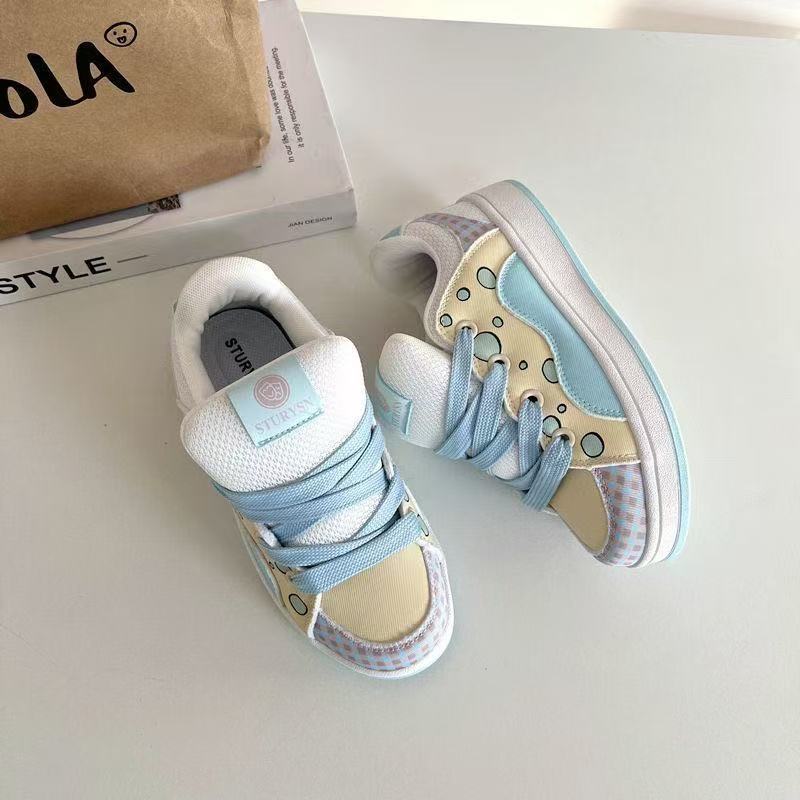 Damen Sneaker mit verspieltem Design und atmungsaktiver Obermaterialkombination R&B