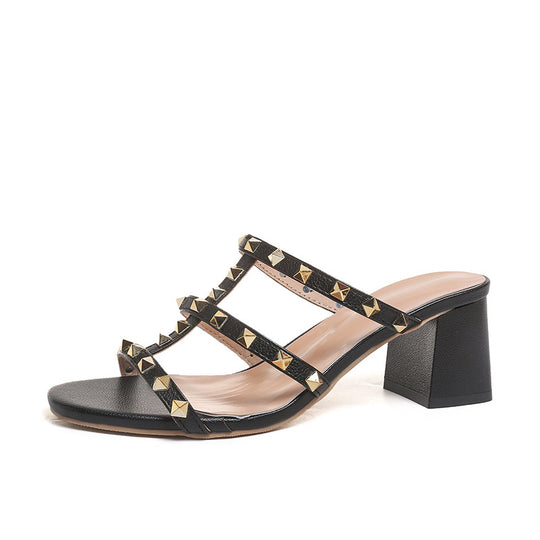 Damen Design-Sandalen mit Nietenakzenten und modernem Blockabsatz R&B