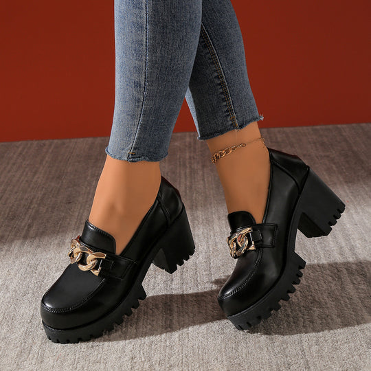Damen modische Mokassins mit trendigem Absatz und Kettendetail R&B
