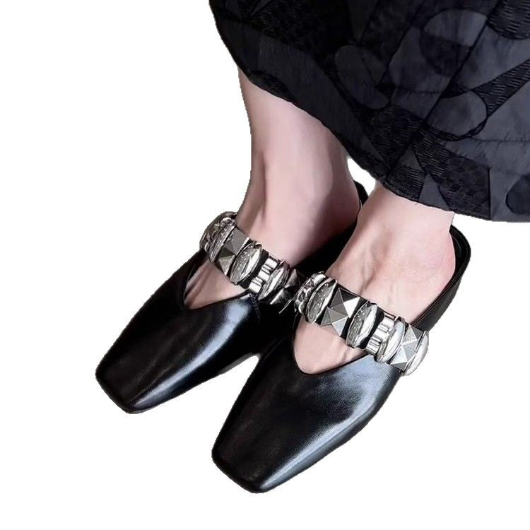 Damen Stiefelette mit glamourös dekoriertem Riemen