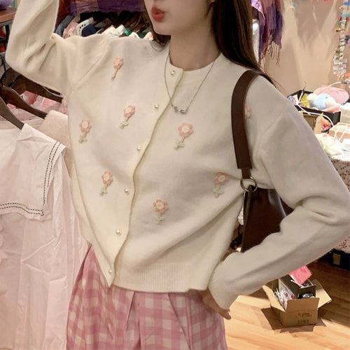 Damen Strickjacke mit kunstvollen Blumenapplikationen und eleganten Perlenknöpfen R&B