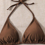 Damen Triangel-Bikini mit einem trendigen Blätter-Muster und einem lässigen Wickelrock R&B