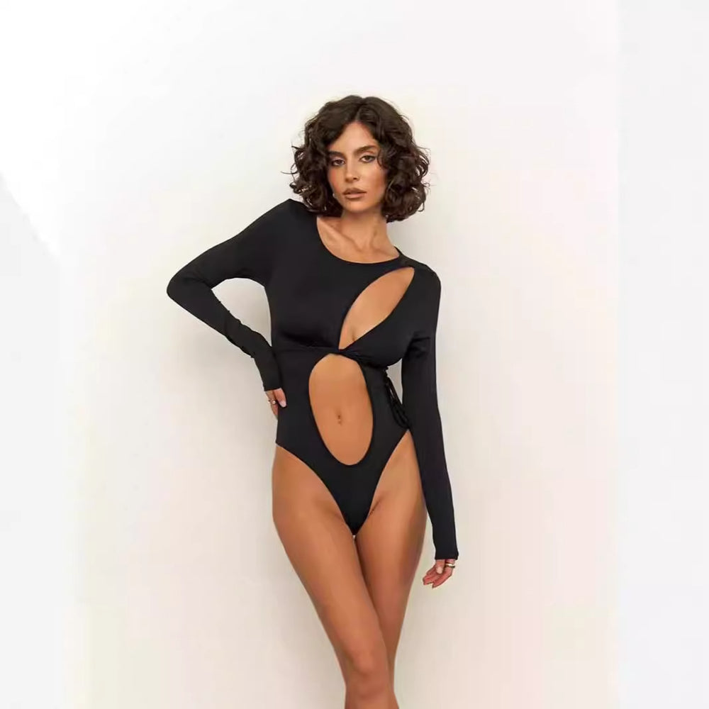 Damen Einteiliger Badeanzug mit innovativem Cut-Out und langem Arm R&B