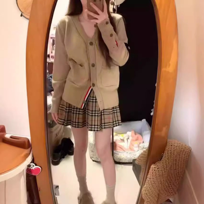 Damen Strickjacke mit hohen Taschen und grafischen Akzenten R&B