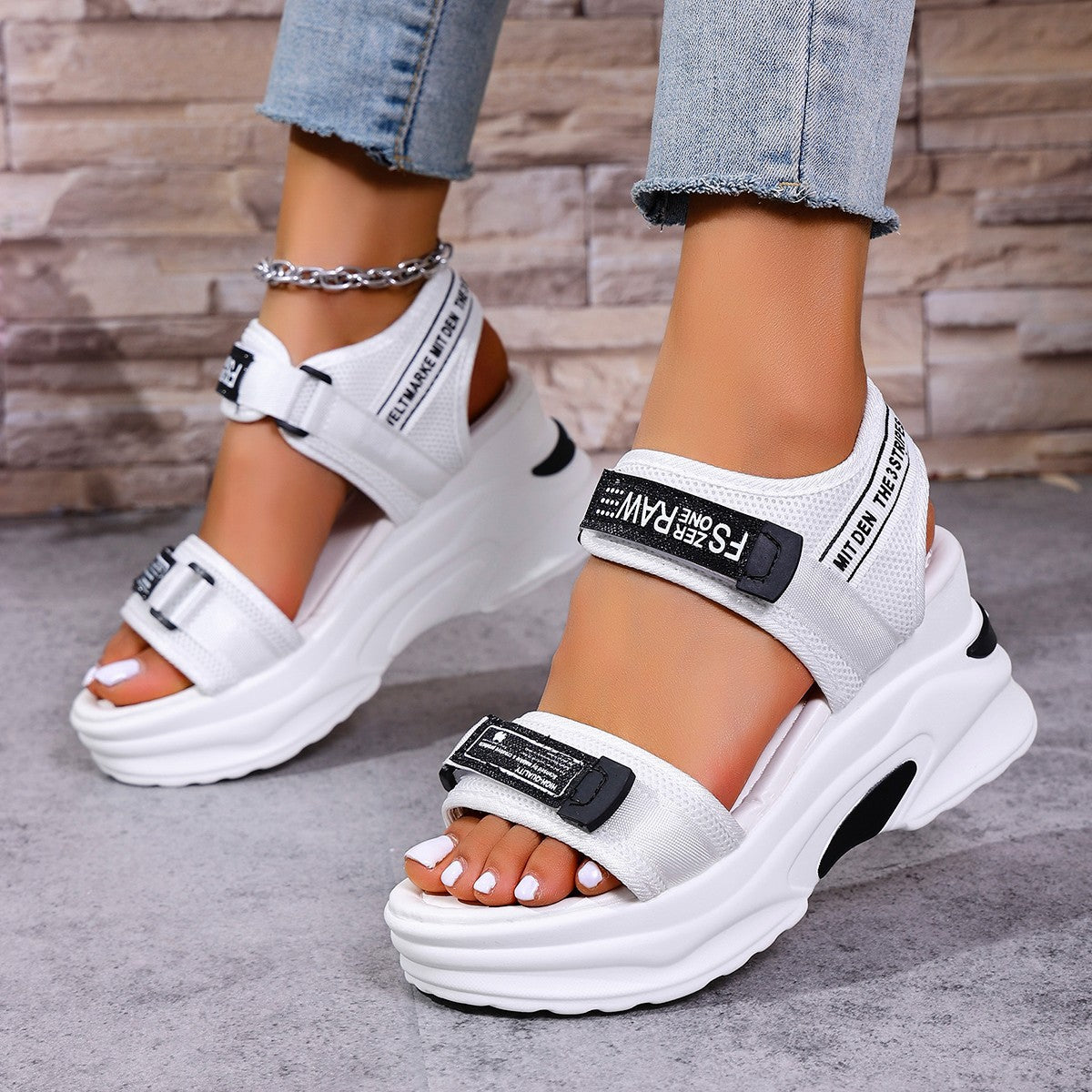 Damen Sportliche Keilsandalen mit verstellbarem Riemendesign R&B