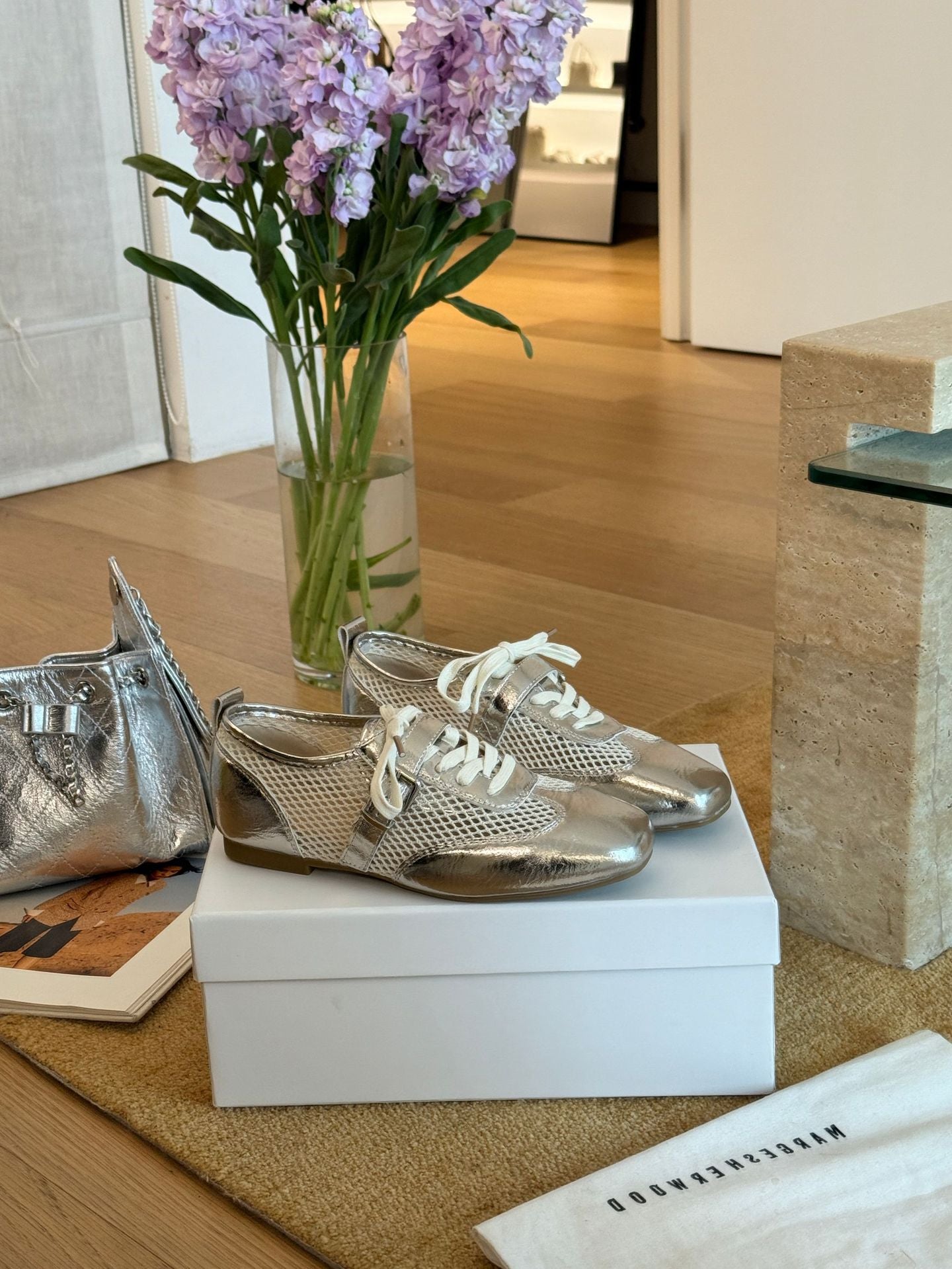 Damen sportive Ballerinas mit atmungsaktivem Netzdesign und glänzender Oberfläche