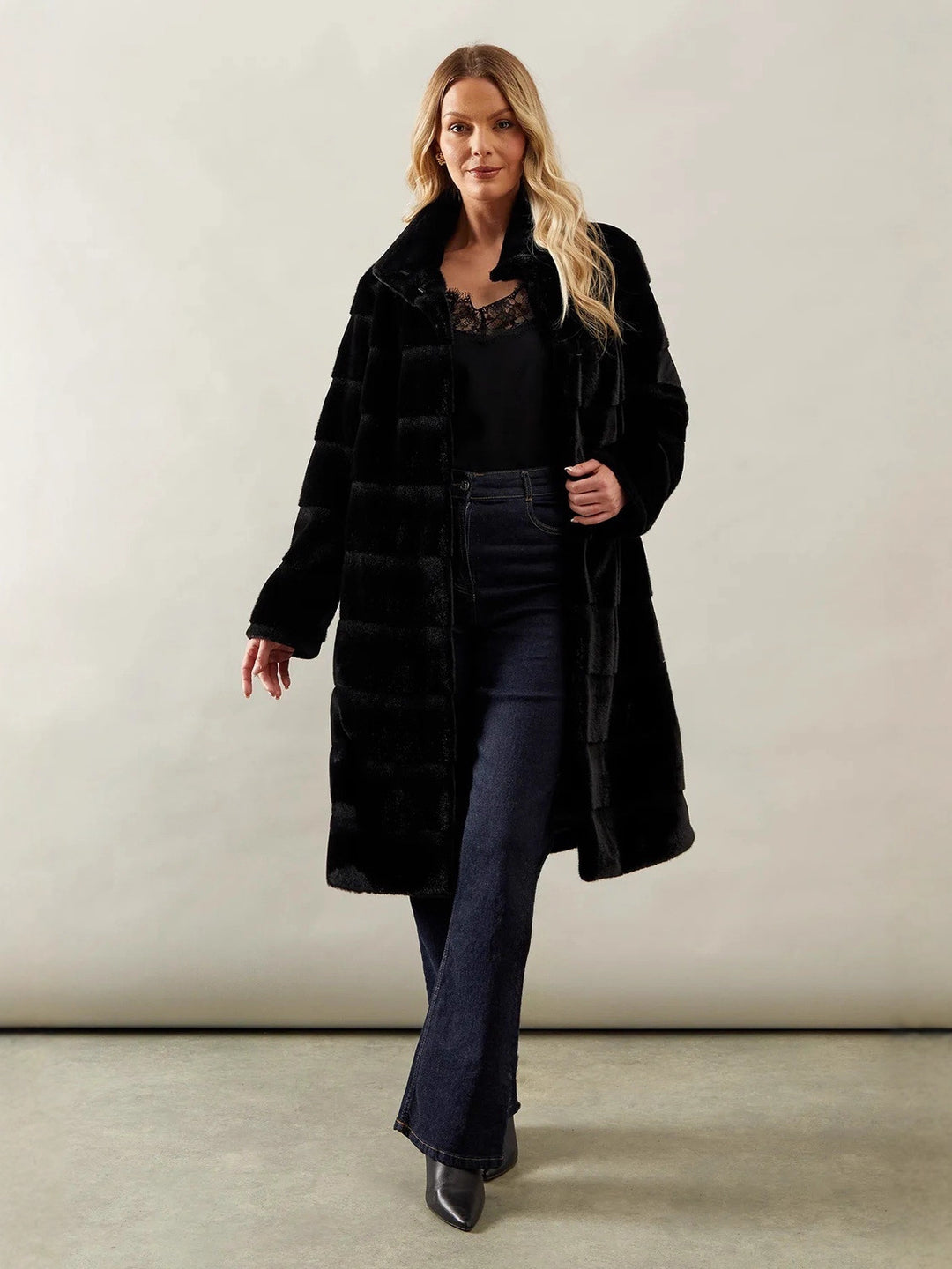 Damen Markante Kuscheljacke mit eingefasstem Gürtel R&B