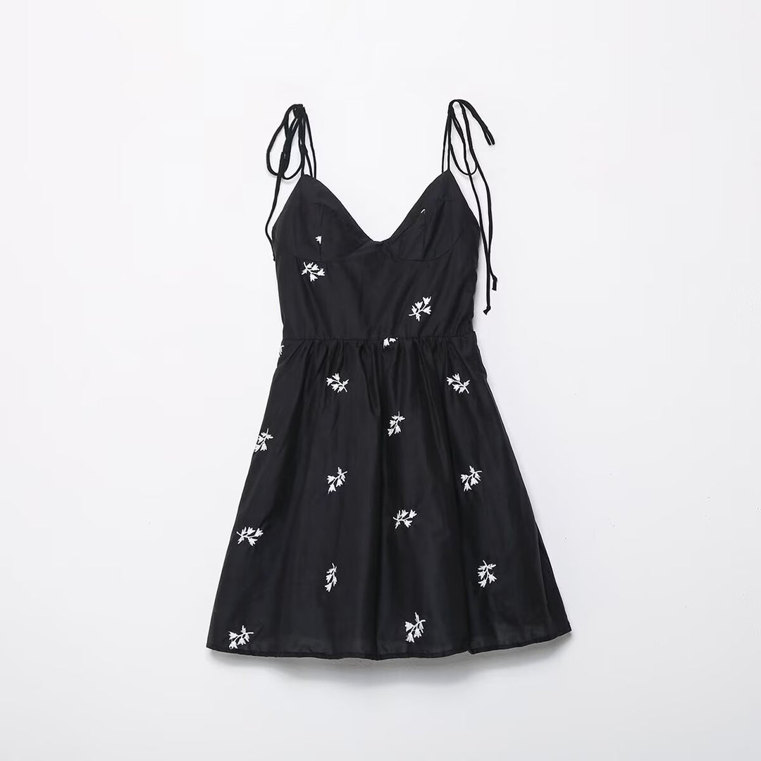 Damen Sommerkleid mit feinen Stickereien und verstellbaren Trägern R&B