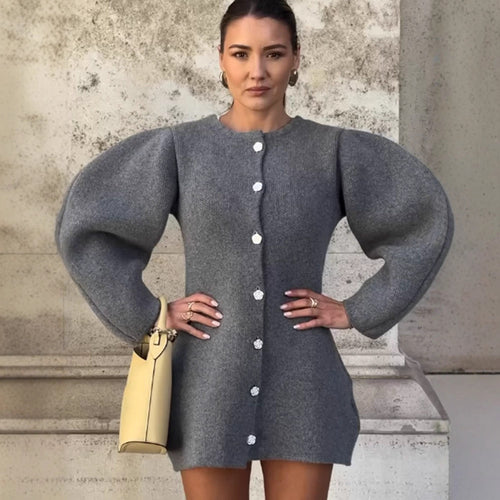 Damen Strickkleid mit voluminösen Ärmeln und eleganten Knopfdetails R&B