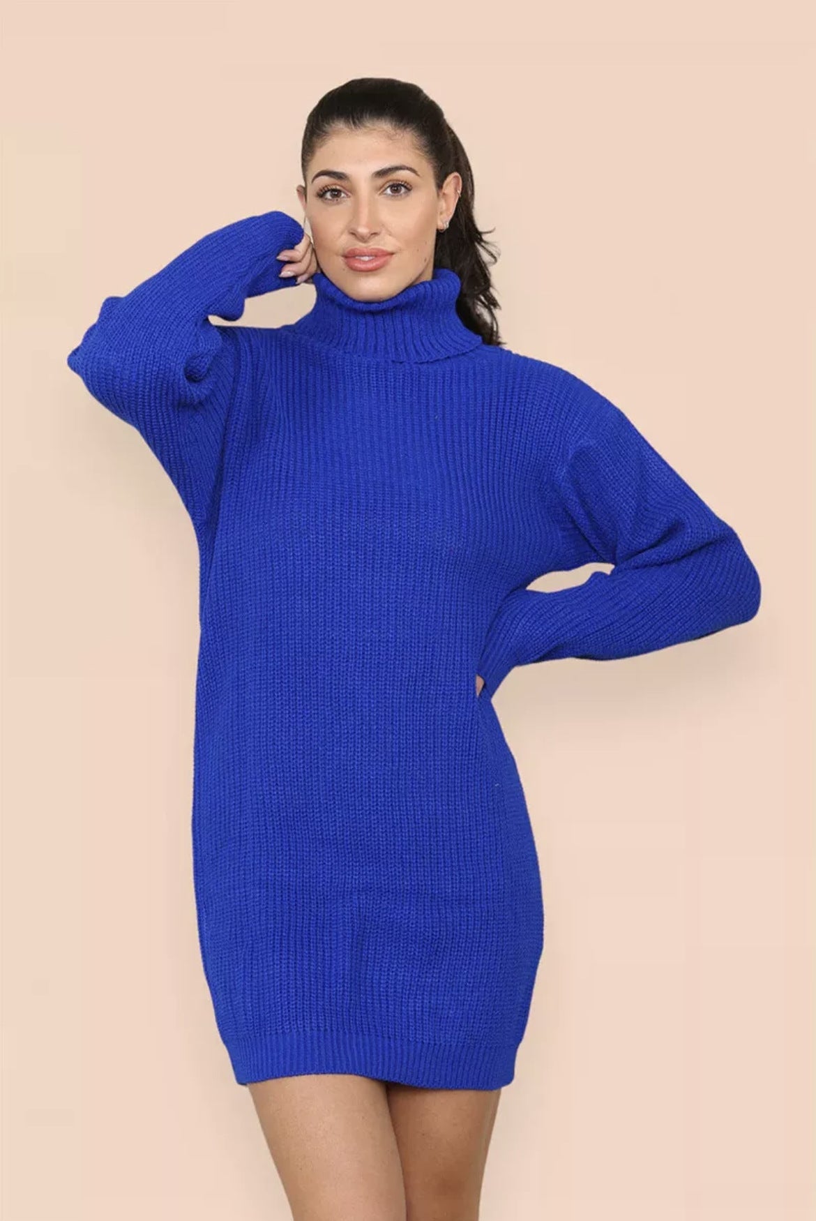 Damen Strickkleid mit hohem Kragen und strukturiertem Material