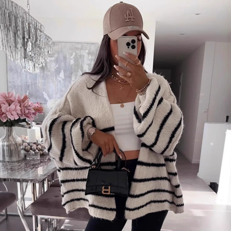 Damen Strickjacke mit voluminösen Ärmeln und modischen Streifen R&B