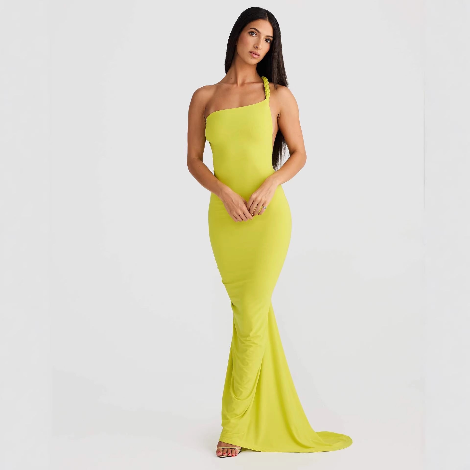 Damen Elegant geschnittenes Abendkleid mit schulterfreiem Design und raffinierten Drapierungen R&B