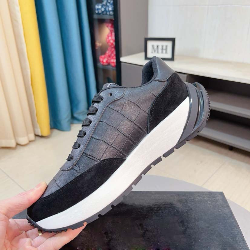 Damen Sportliche Sneakers mit strukturiertem Obermaterial und dämpfender Sohle R&B