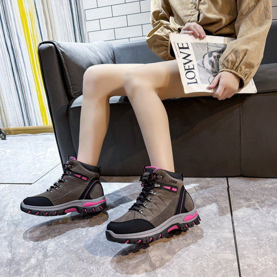 Damen nan robuste Trekkingboots mit wasserabweisender Wildlederoptik, gepolstertem Knöchelkragen und profilierter Outdoor-Laufsohle R&B