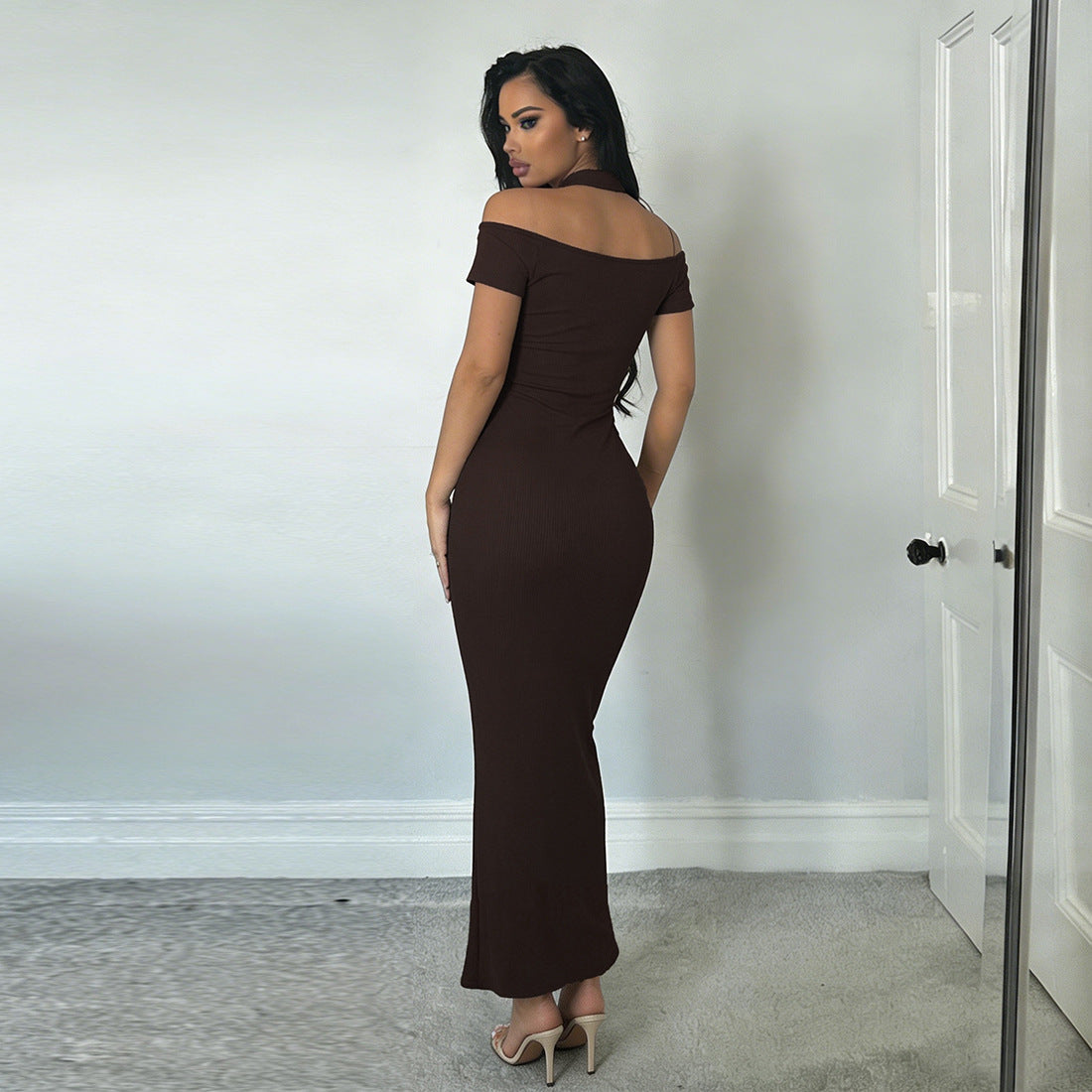 Damen Off-Shoulder Maxikleid mit elegantem Choker R&B
