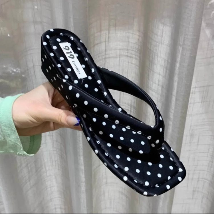 Damen komfortable Pantolette mit modischem Punktdesign R&B