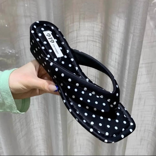 Damen komfortable Pantolette mit modischem Punktdesign R&B