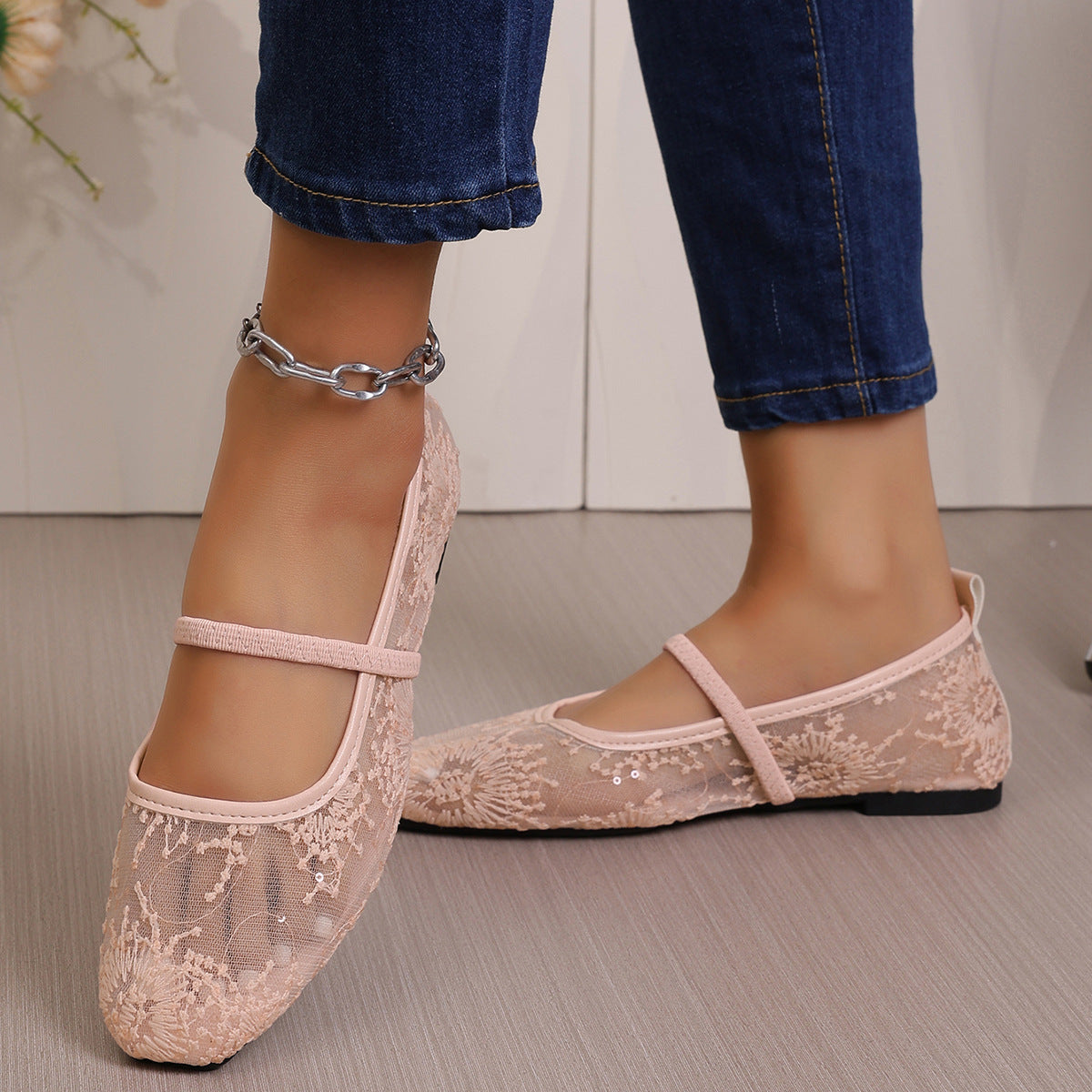 Damen Ballerinas mit filigranem Stickmuster und elastischem Riemen R&B