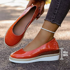 Damen Sneaker mit modernem glänzendem Obermaterial und komfortabler Sohle R&B