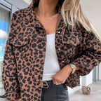 Damen Denimjacke im Leo-Design mit lässigem Schnitt und Fransenabschluss EB