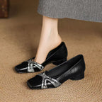 Damen Elegante Ballerinas mit modischem Schnellen-Detail und bequemer Sohle R&B