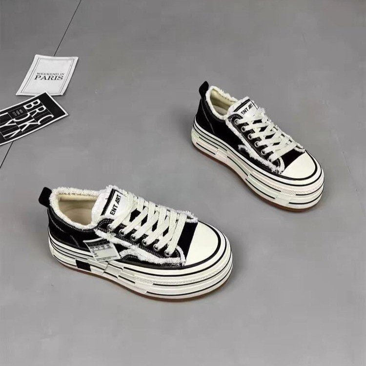 Damen modische Plateausneaker mit ausgefranstem Design und tiefem Profil R&B