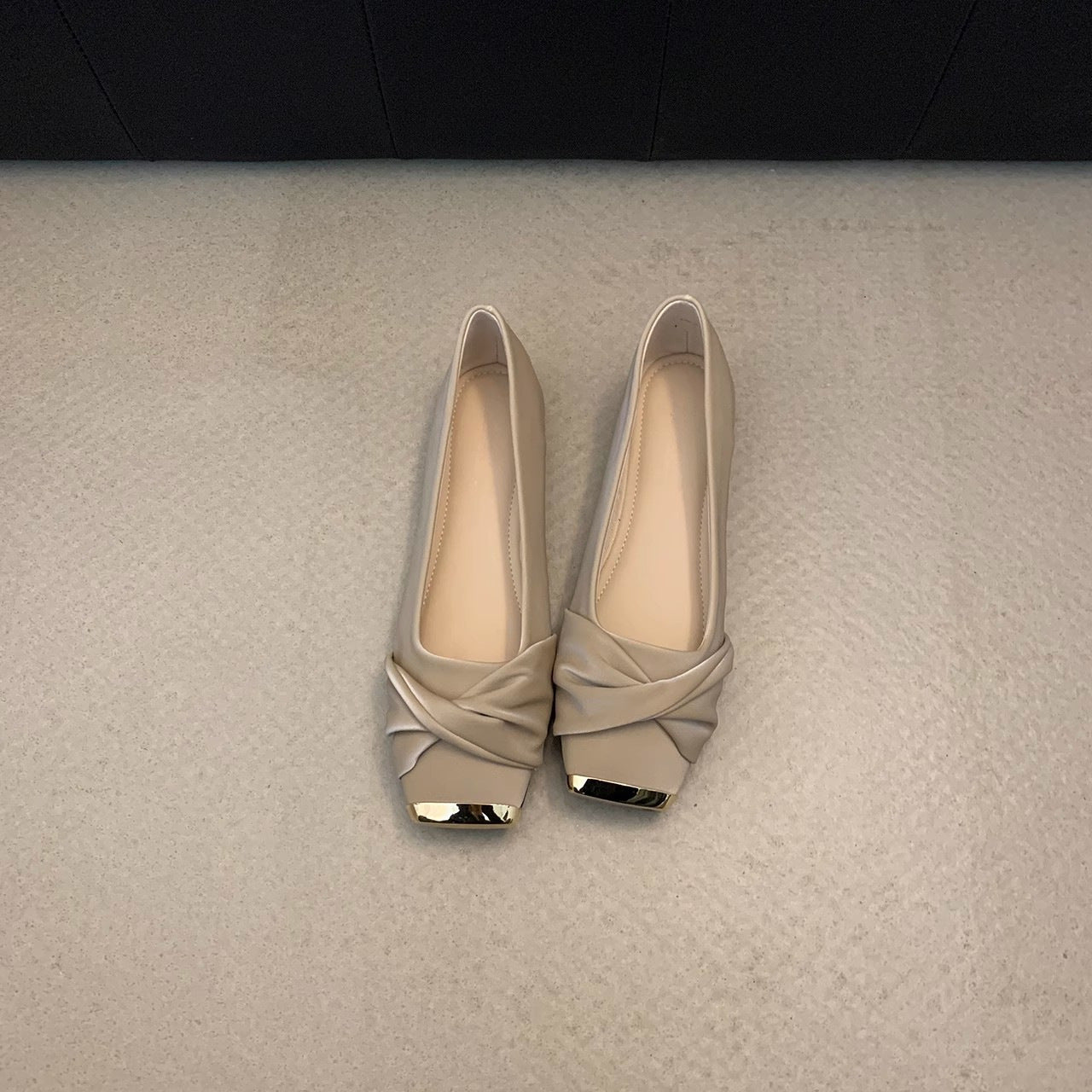 Damen Ballerinas mit eleganter Drapierung und glänzender Schuhspitze R&B
