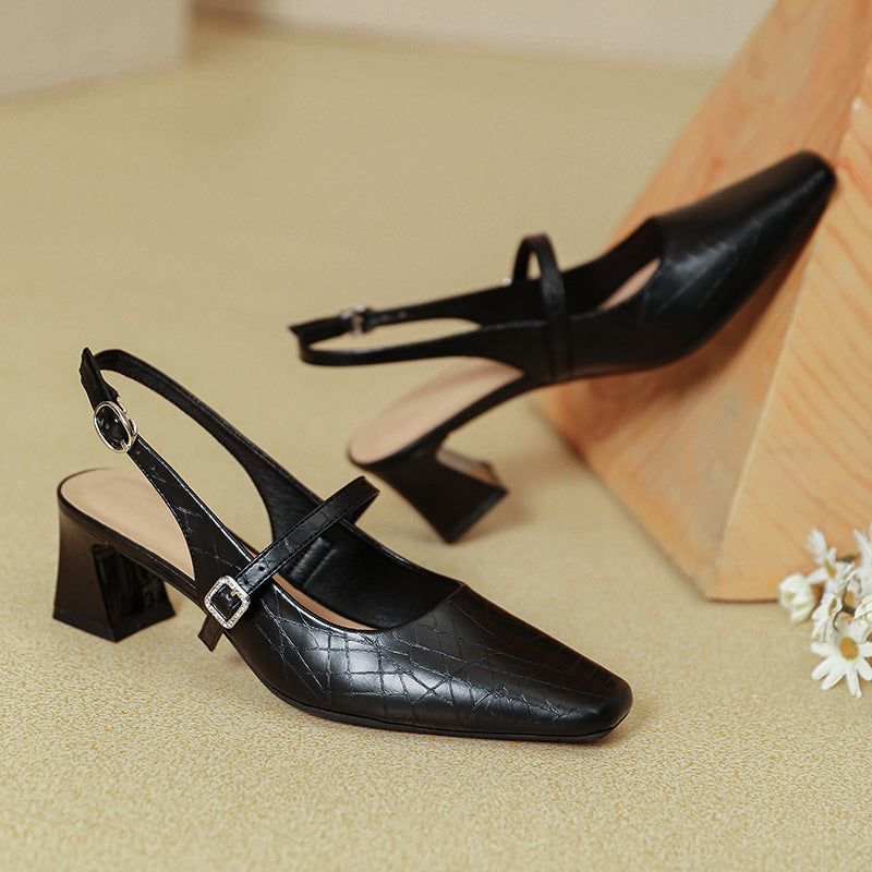 Damen Slingback-Pumps mit elegantem Blockabsatz und verziertem Riemen