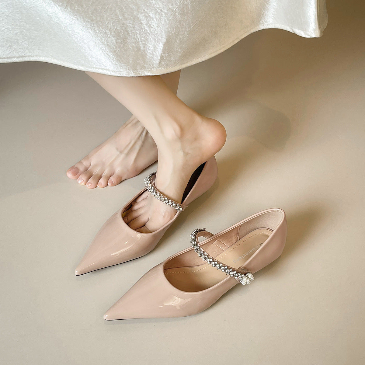 Damen elegante spitze Ballerinas mit funkelndem Strassriemen