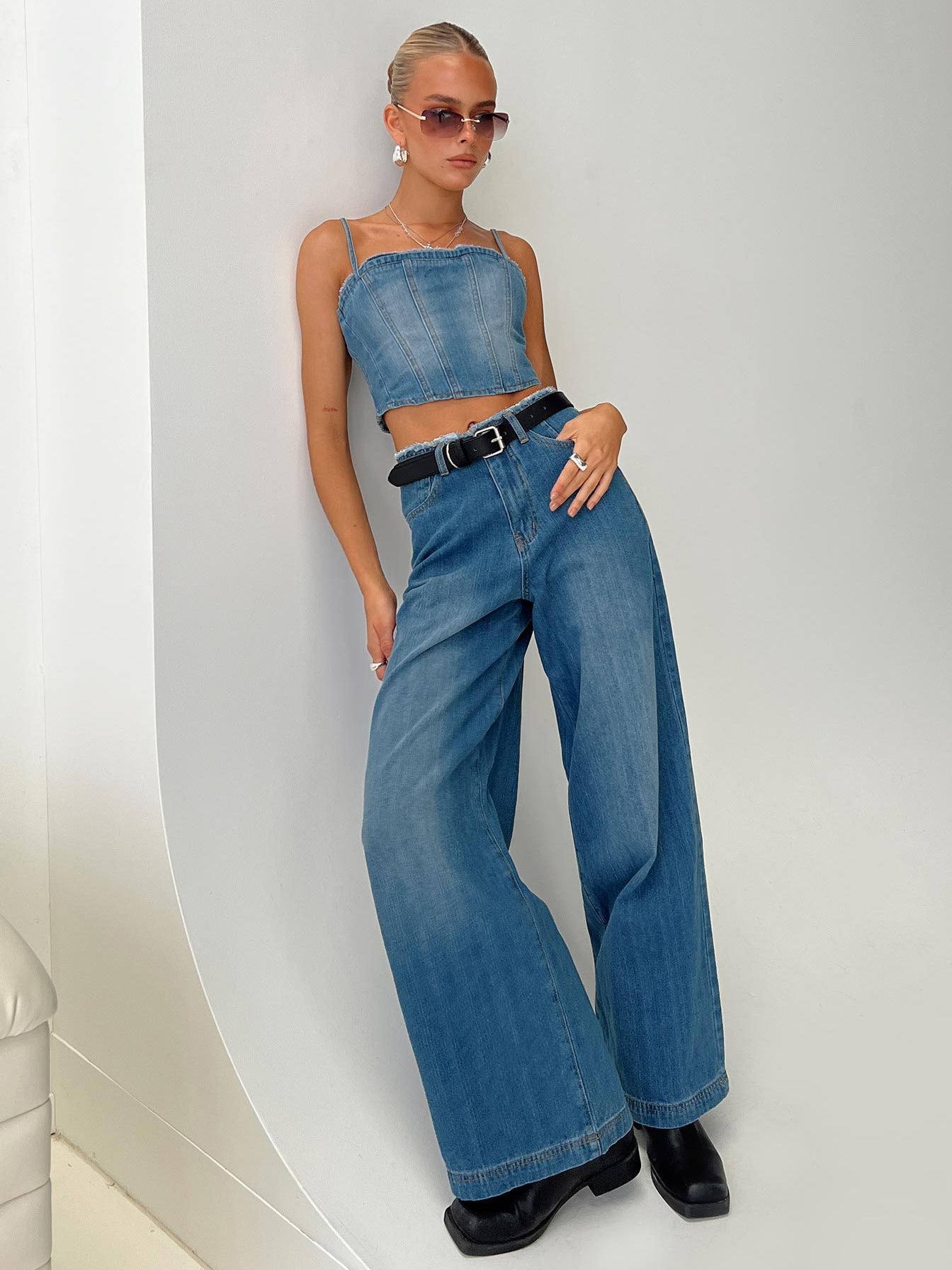 Damen Weit geschnittene Denim-Hose mit fransigem Saum und hohem Bund R&B