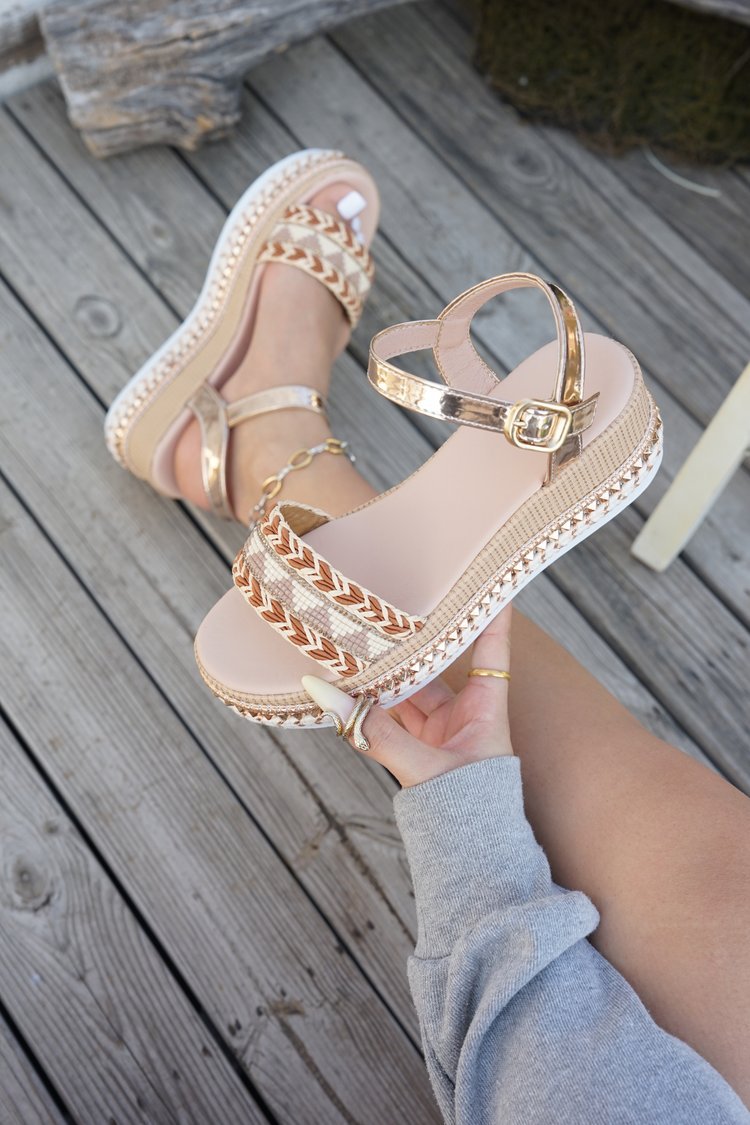 Damen Riemensandalen mit modischer Schmuckverzierung und Plateau-Rand R&B