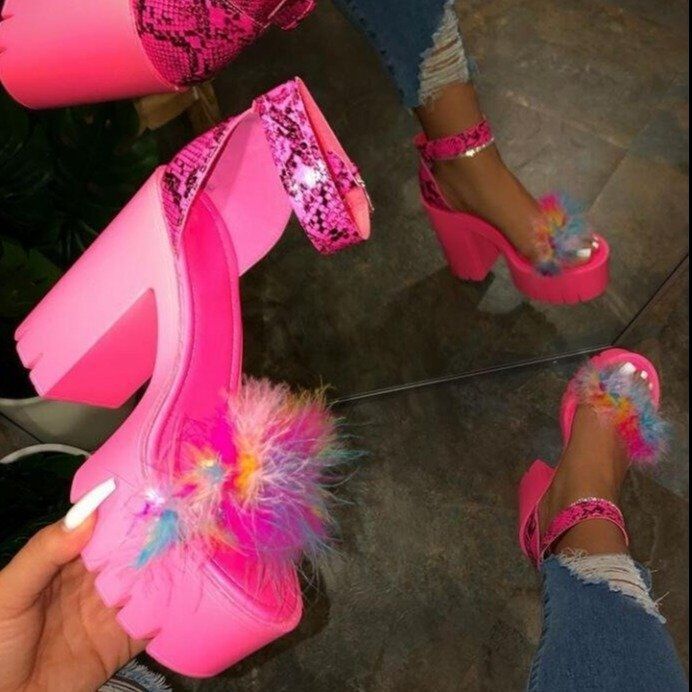 Damen Plateauschuhe mit extravagantem Feder-Detail und knalligem Design R&B