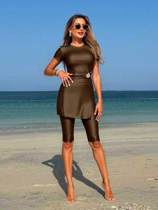 Damen Stylish Sportanzug mit Short und Wickeloptik R&B