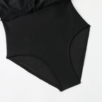 Damen Strandkleid mit leichtem V-Ausschnitt und voluminösen Rüschendetails R&B