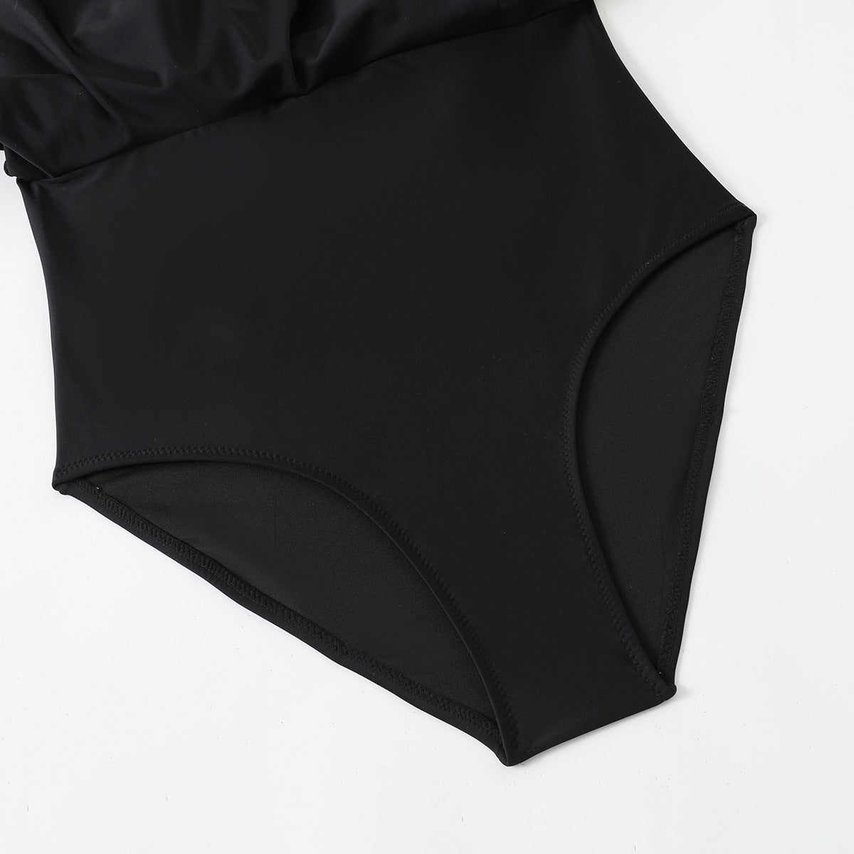 Damen Strandkleid mit leichtem V-Ausschnitt und voluminösen Rüschendetails R&B