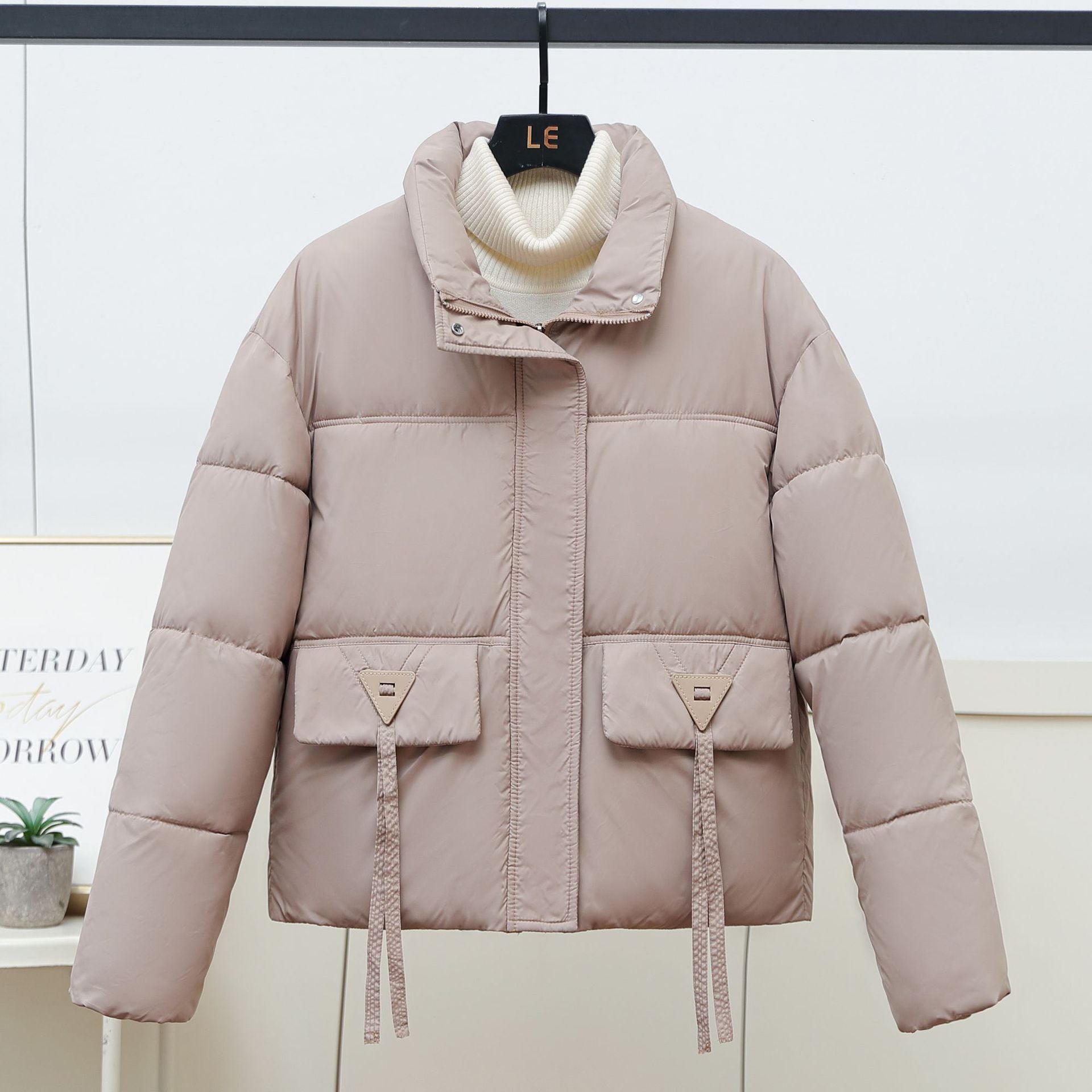 Damen gesteppte Übergangsjacke mit hohem Kragen und modernen praktischen Taschen R&B