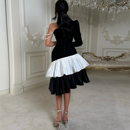 Damen Elegantes Kleid mit asymmetrischem Schnitt und Rüschen-Details R&B