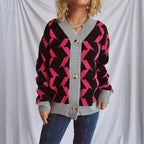 Damen Grobstrickjacke mit grafischem Muster und hochwertigen Knopfdetails R&B