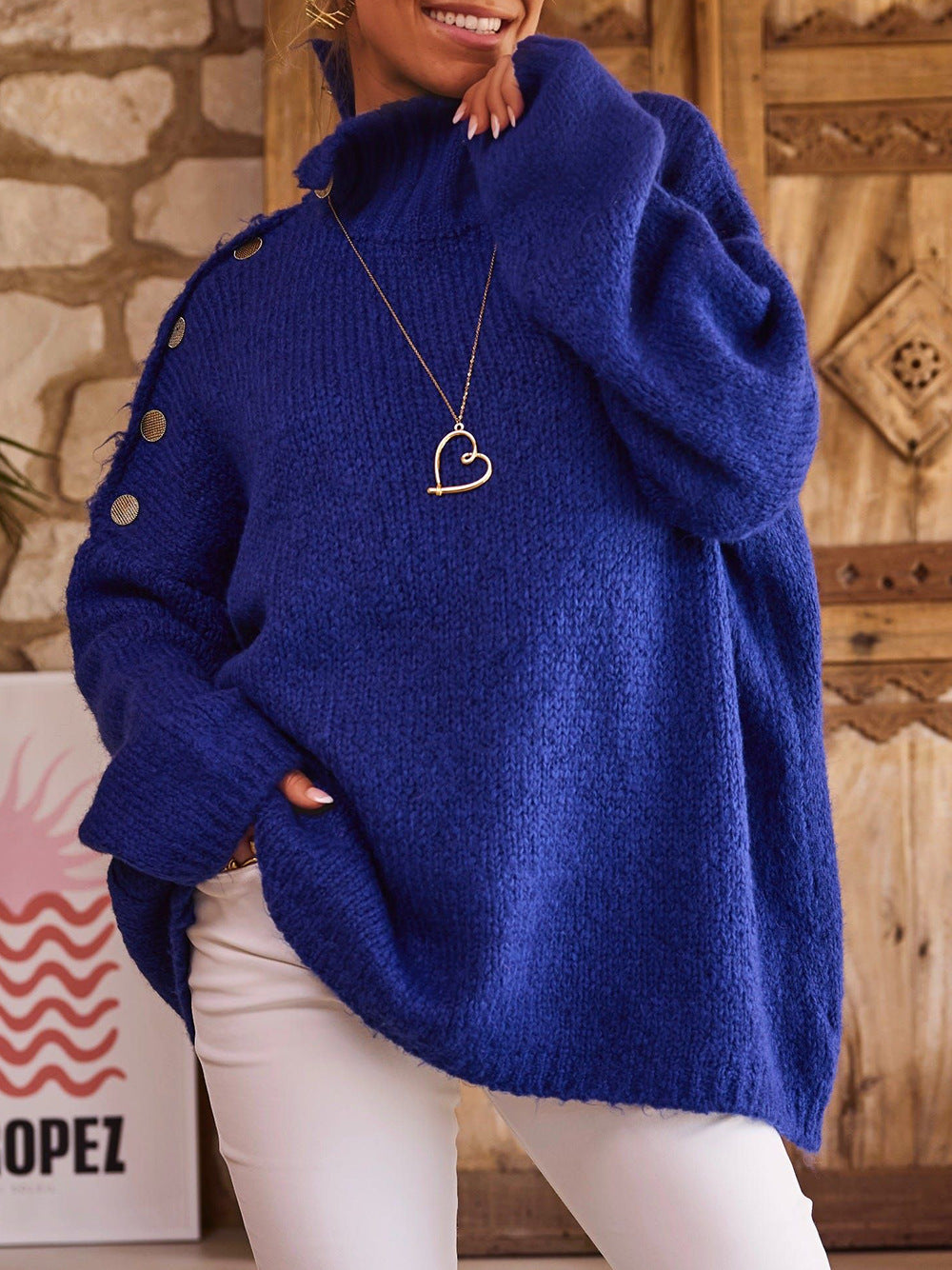 Damen Grobstrickpullover mit hohem Kragen und modischen Knopfdetails R&B