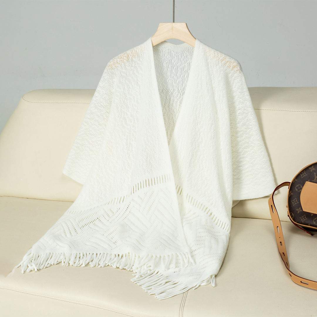 Damen eleganter Strickponcho mit fransigen Details und markantem Muster R&B