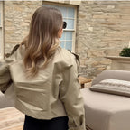 Damen modische Kunstlederjacke mit lässigem Schnitt und eleganten Details R&B