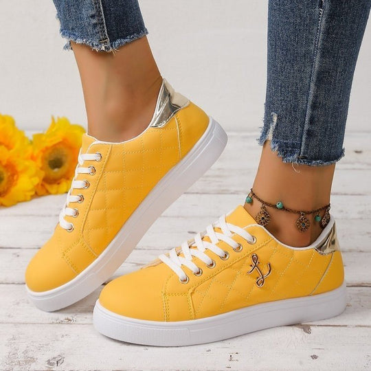Damen Sportliche Sneakers mit gestepptem Obermaterial und glänzenden Akzenten R&B