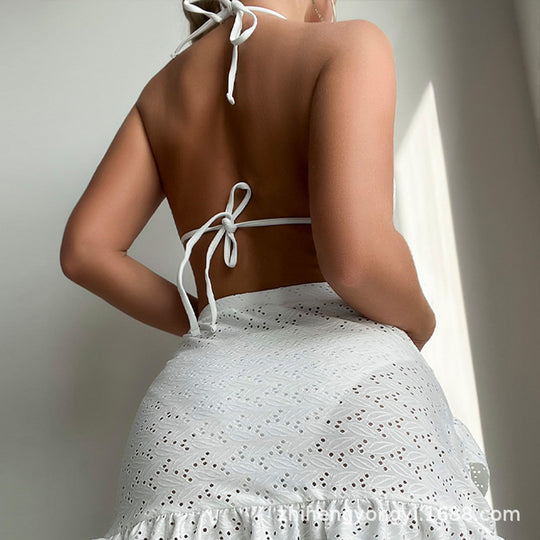 Damen Triangel-Bikini mit verspieltem Lochmuster und passendem Rock R&B