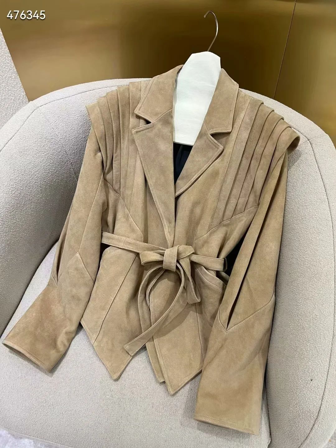 Damen elegante Kunstlederjacke mit Rüschendetails und praktischen Taschen R&B